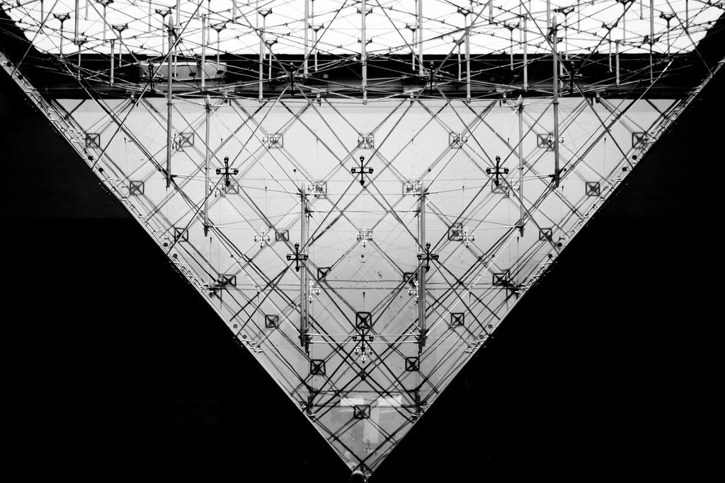 inverted pyramid at Louvre