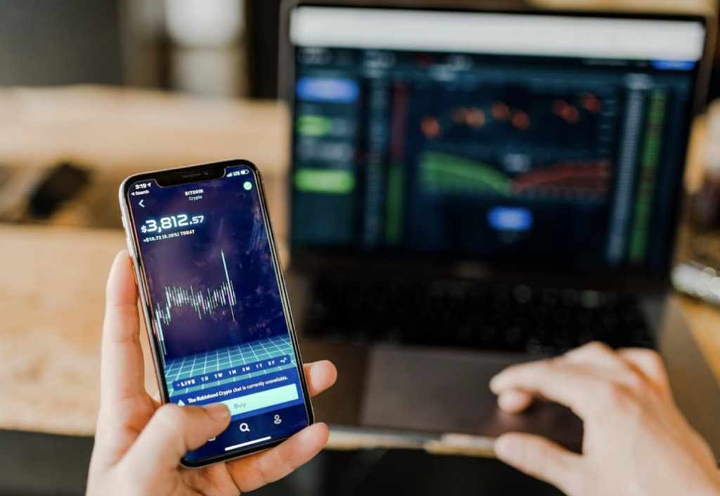 Visual guide on earning through binary options, emphasizing strategies for boosting sales efficiency and revenue.